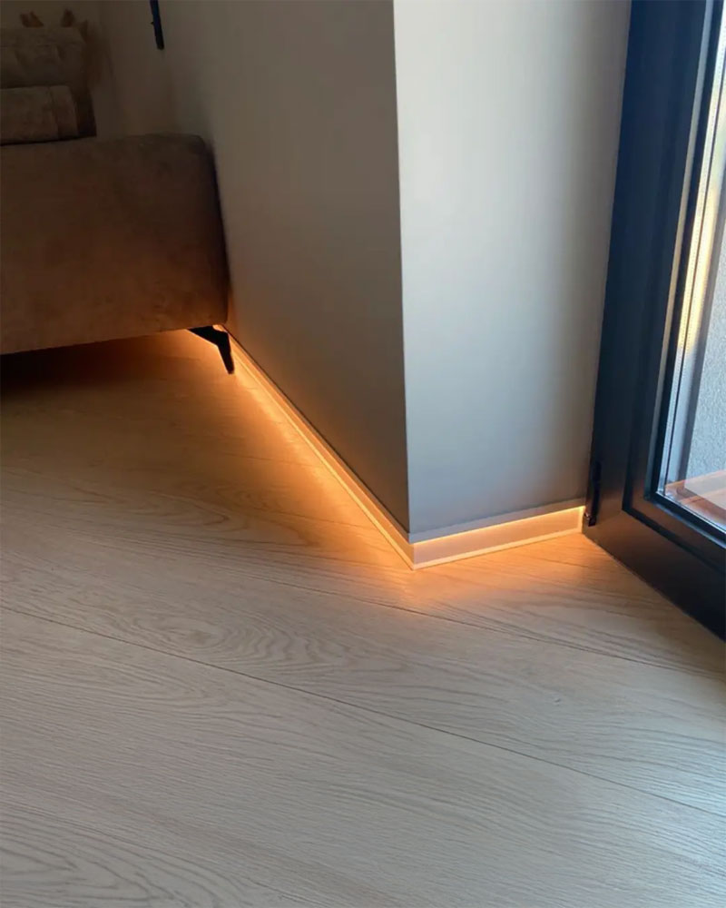 Alüminyum Sıva Altı Ledli Süpürgelik Profili